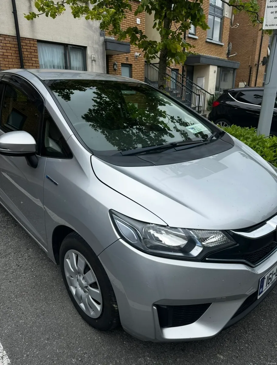 Honda Fit Hybrid 2016 automatic - Image 4