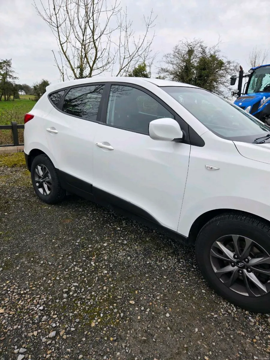 Hyundai ix35 - Image 2