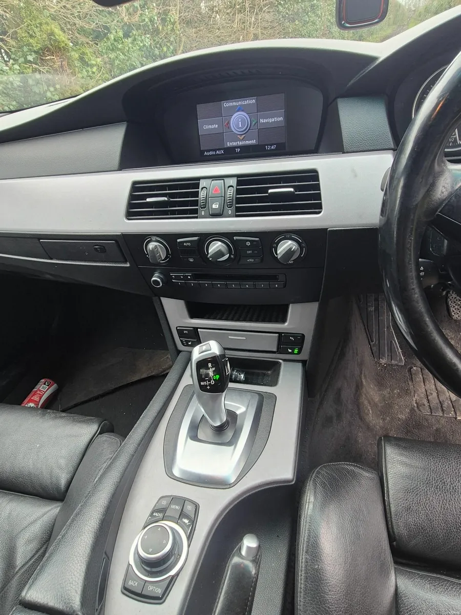 BMW 5-Series 2009 - Image 4