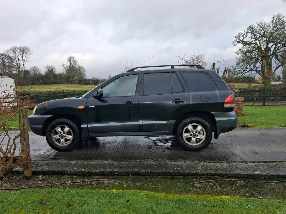 Hyundai Santa Fe 2005 - Image 1