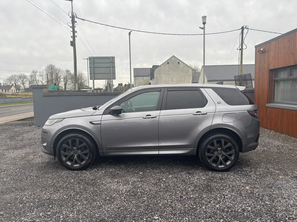 2021 Land Rover Discovery Sport SE BLACK PACK - Image 3