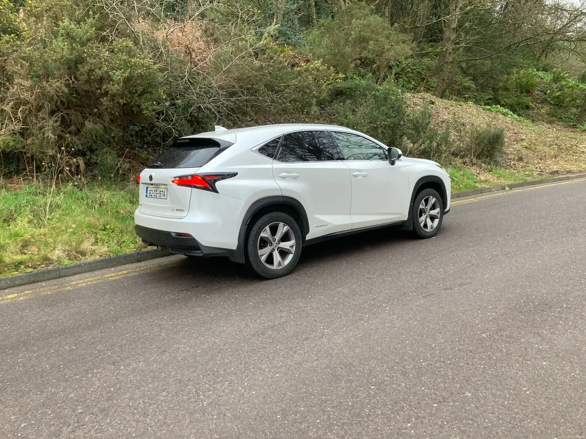 2016 Lexus NX300h AWD PREMIER - Image 3