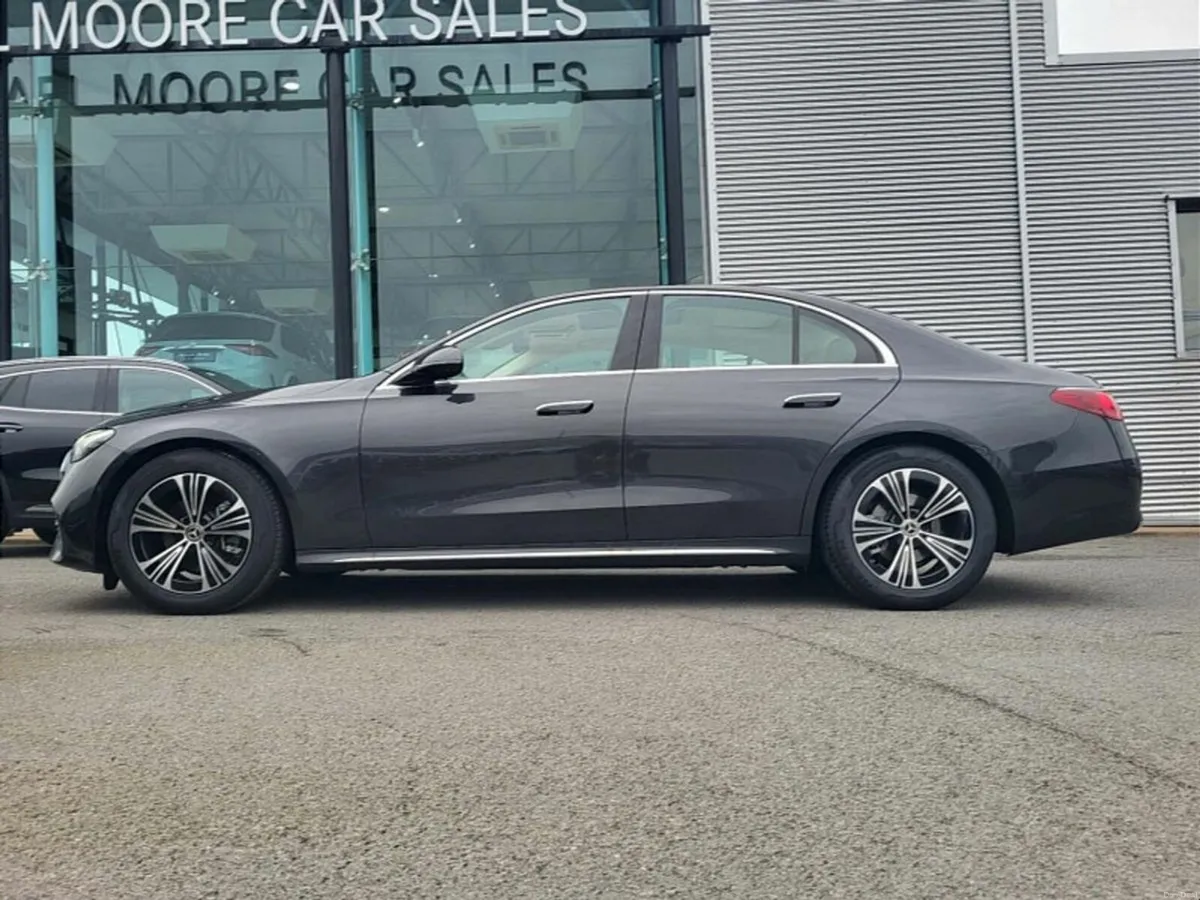 Mercedes-Benz E-Class E220d EXCLUSIVE AUTO *(PANOR - Image 5