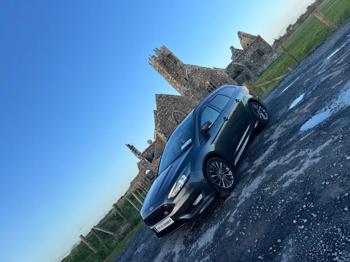 Ford Focus 2017 - Image 2