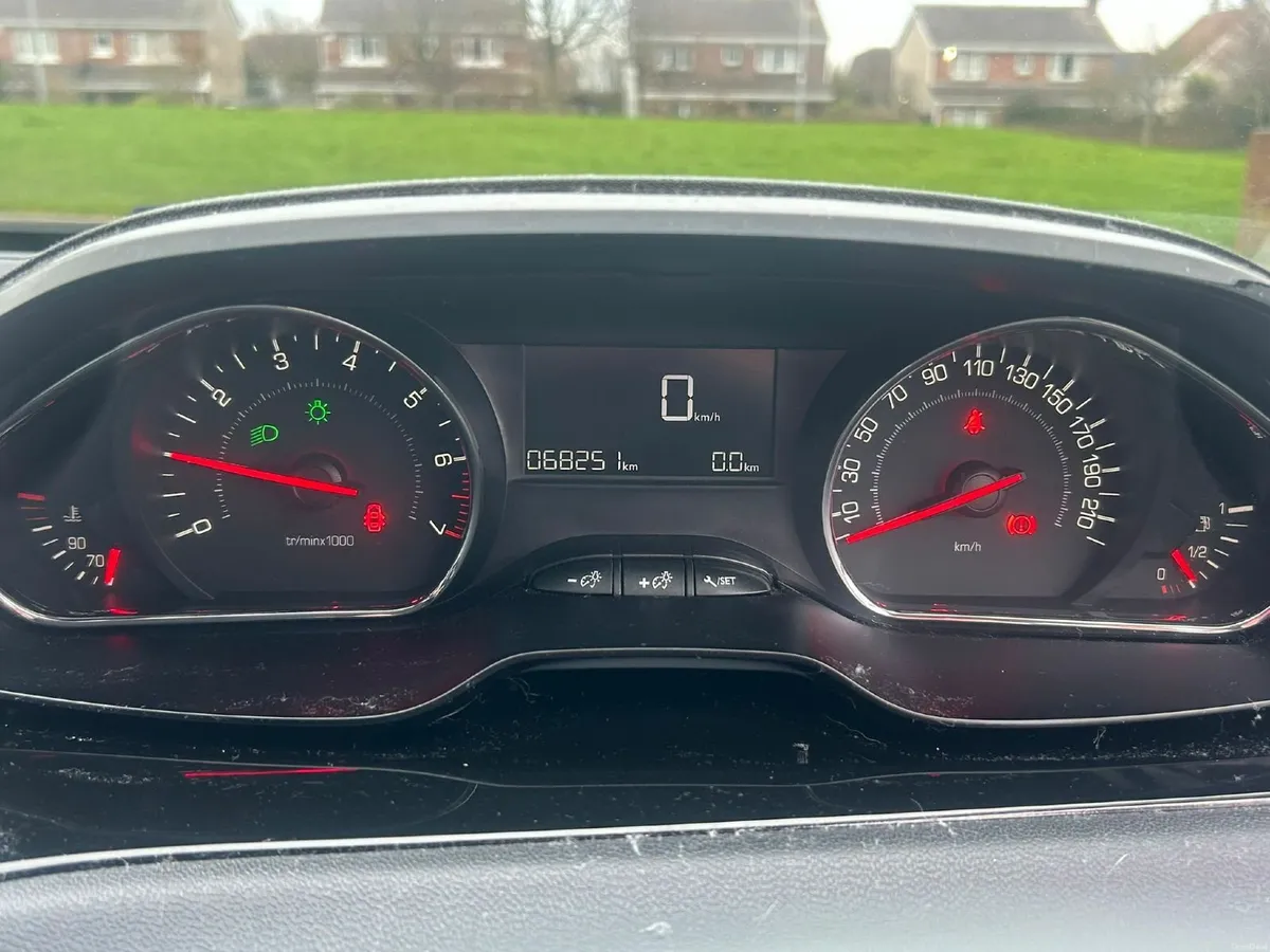 Peugeot 208 2013 - Image 4