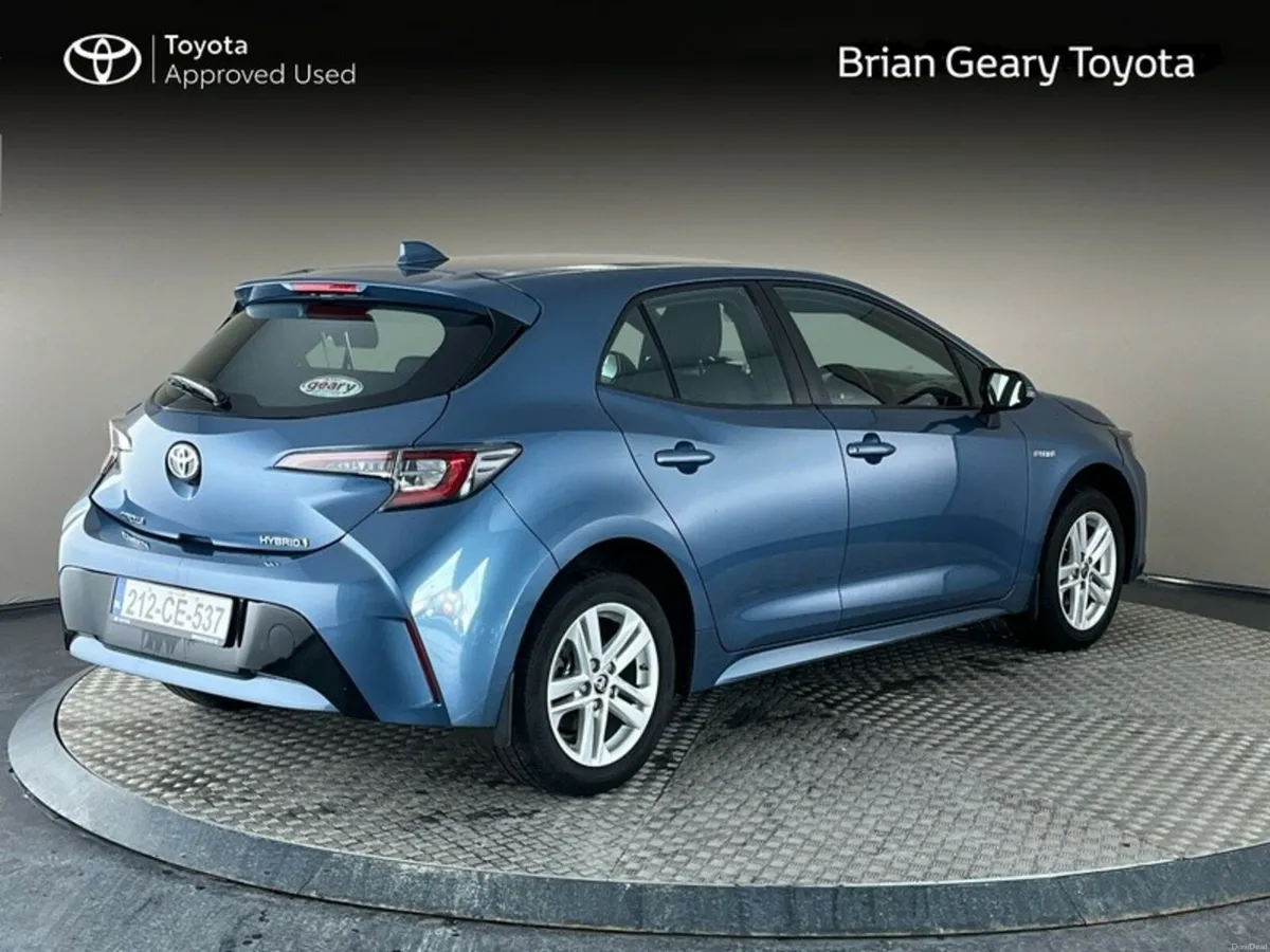 Toyota Corolla HYBRID LUNA H/B 4DR AUTO A - Image 2