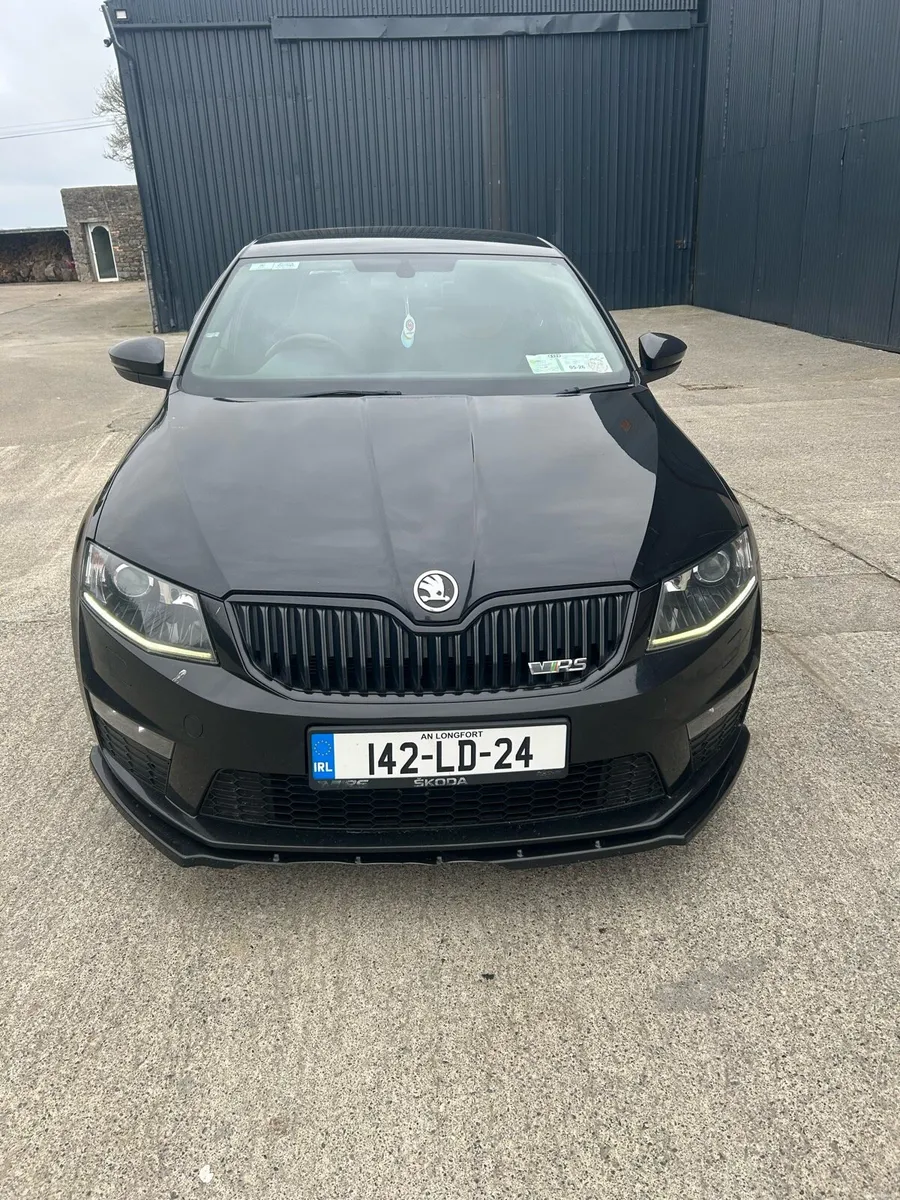 Skoda Octavia Black VRS 2014 - Image 4