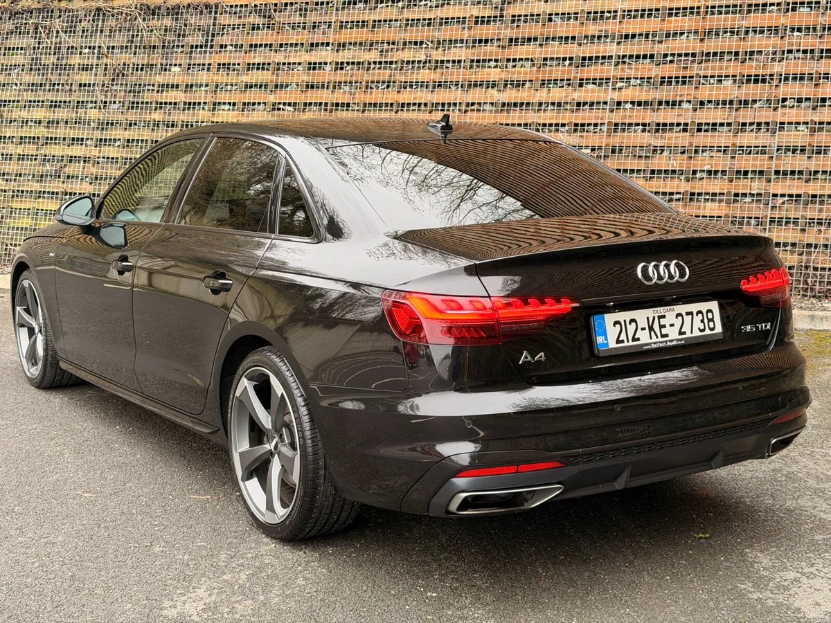 212 Audi A4 **Sline 2.0 TDi Auto 163PS** - Image 3