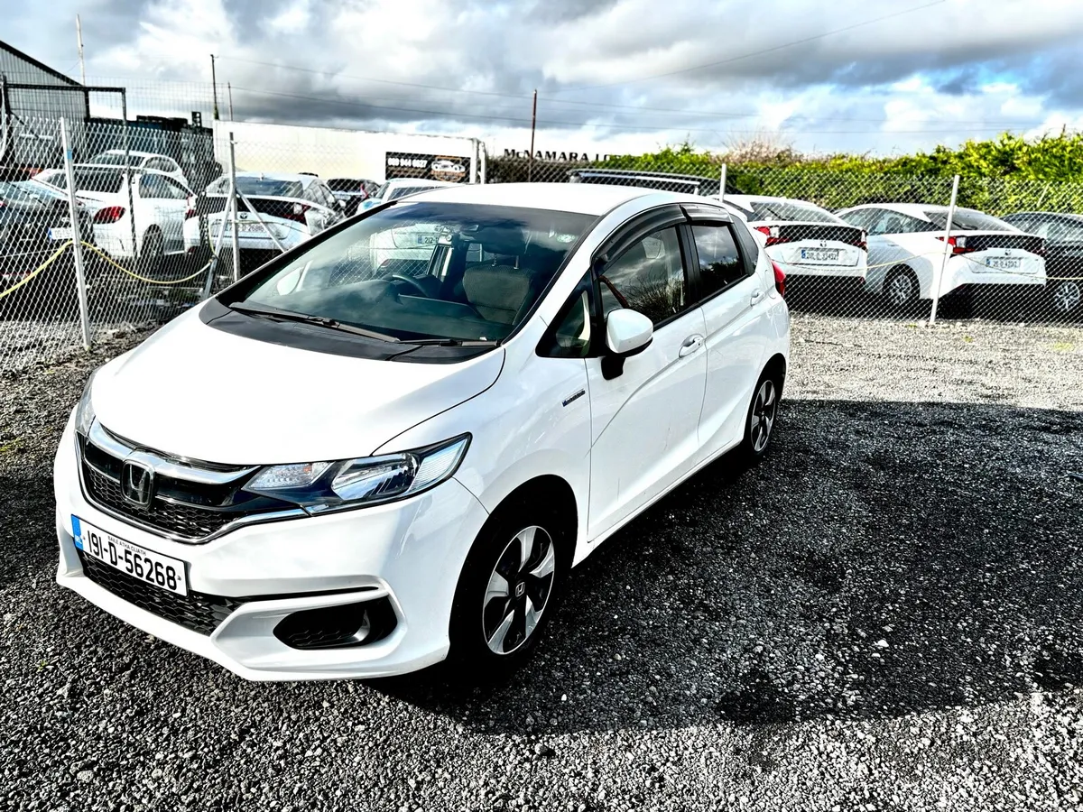 Honda fit hybird in superb condition - Image 2