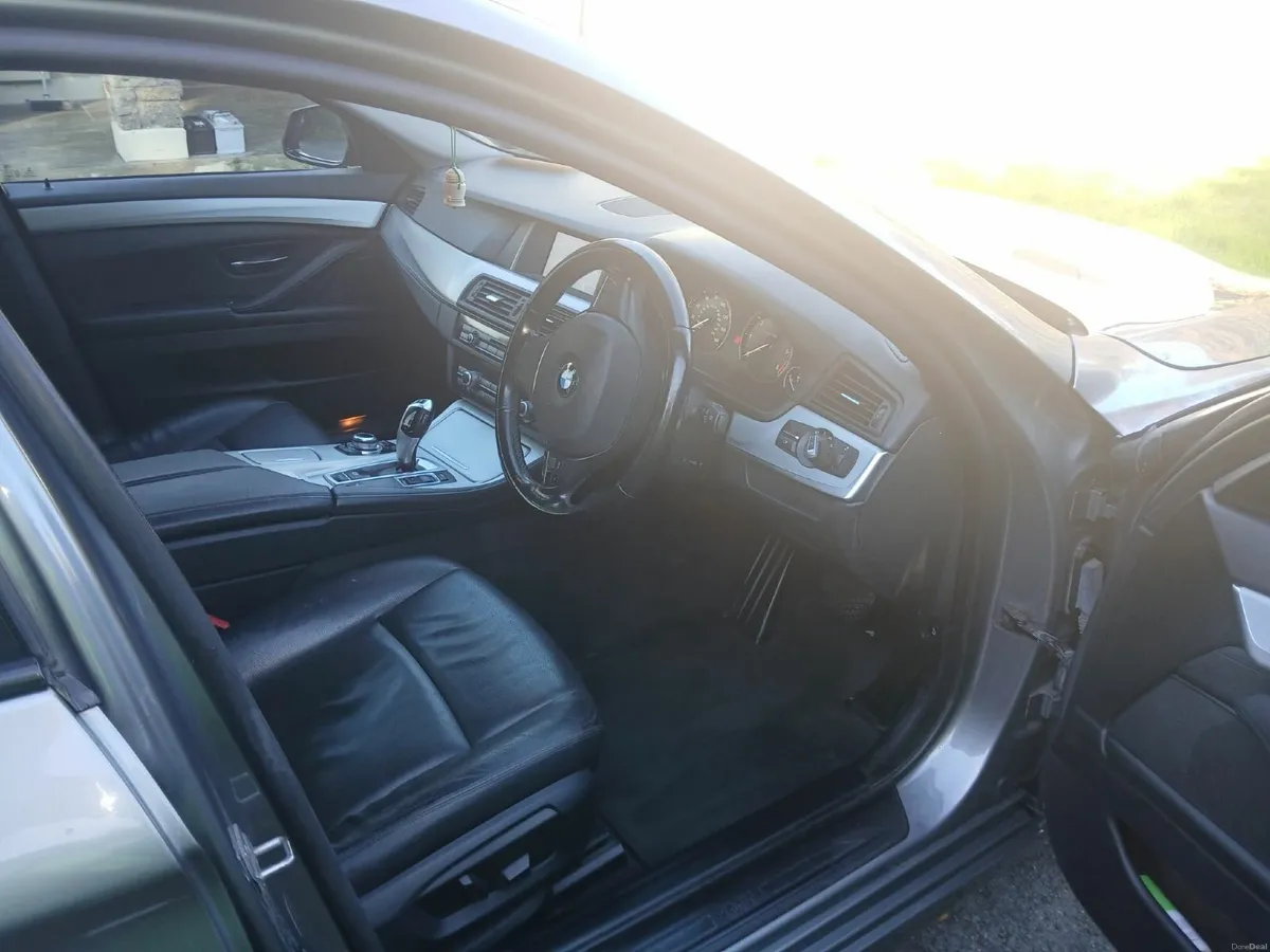 BMW 5-Series 2016 - Image 2