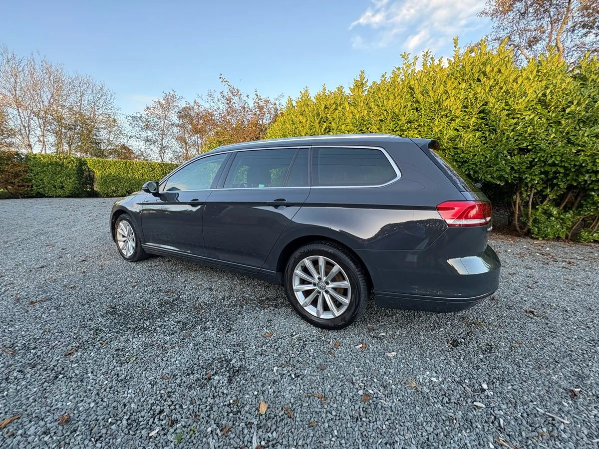 Volkswagen Passat 2.0LTR DSG Business edition - Image 2