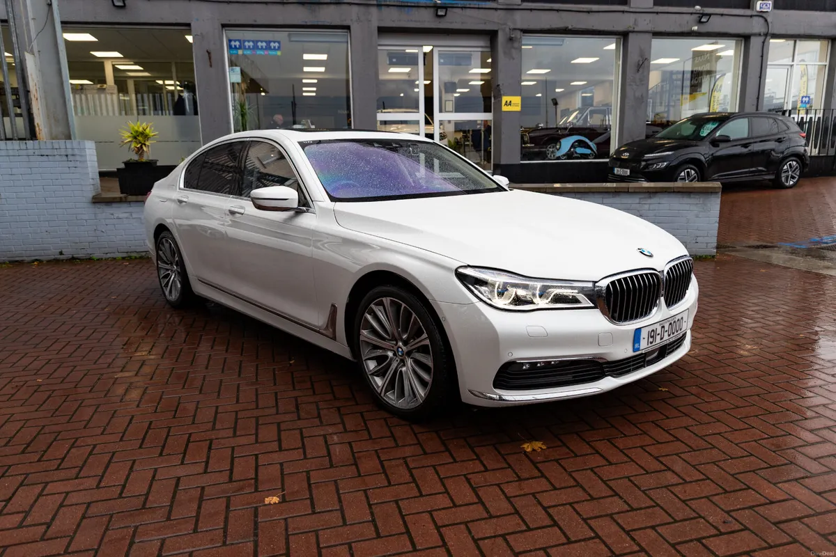 740D X-DRIVE EXECUTIVE PLUS 4DR SALOON LOADED WITH - Image 1