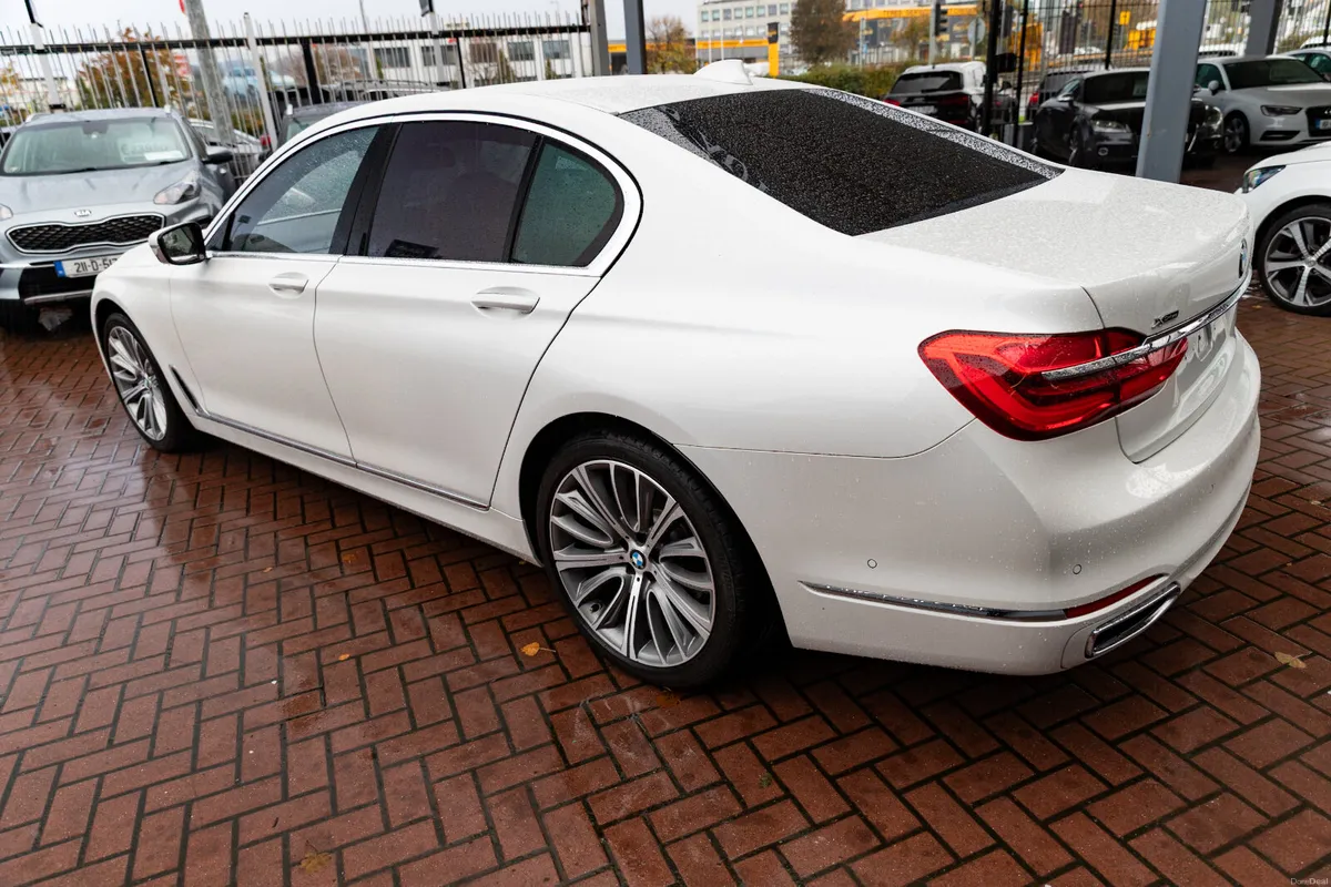 740D X-DRIVE EXECUTIVE PLUS 4DR SALOON LOADED WITH - Image 5