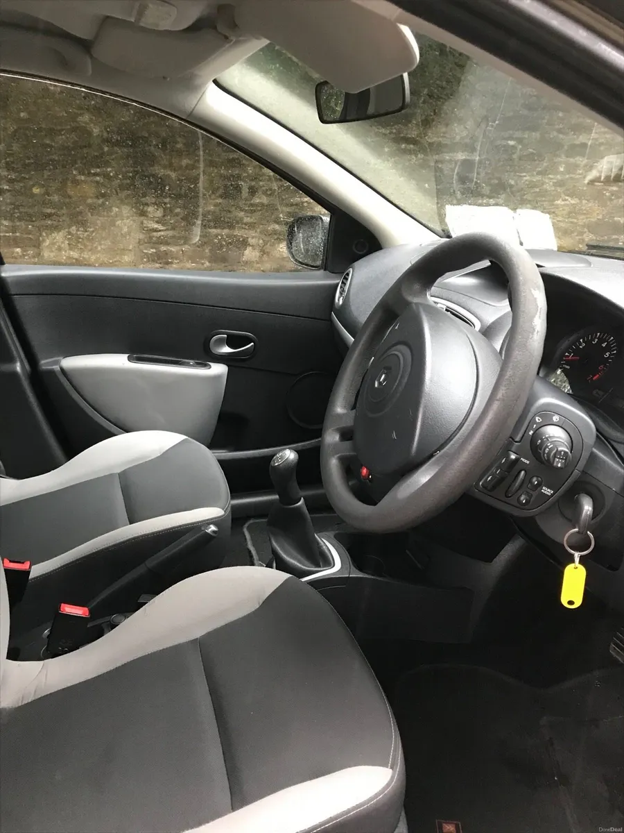 Renault Clio - Image 4
