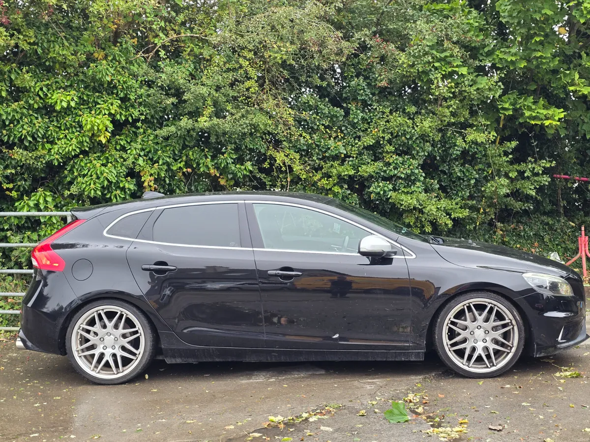 Volvo V40 2015 T5 256 bhp automatic €11990 - Image 4