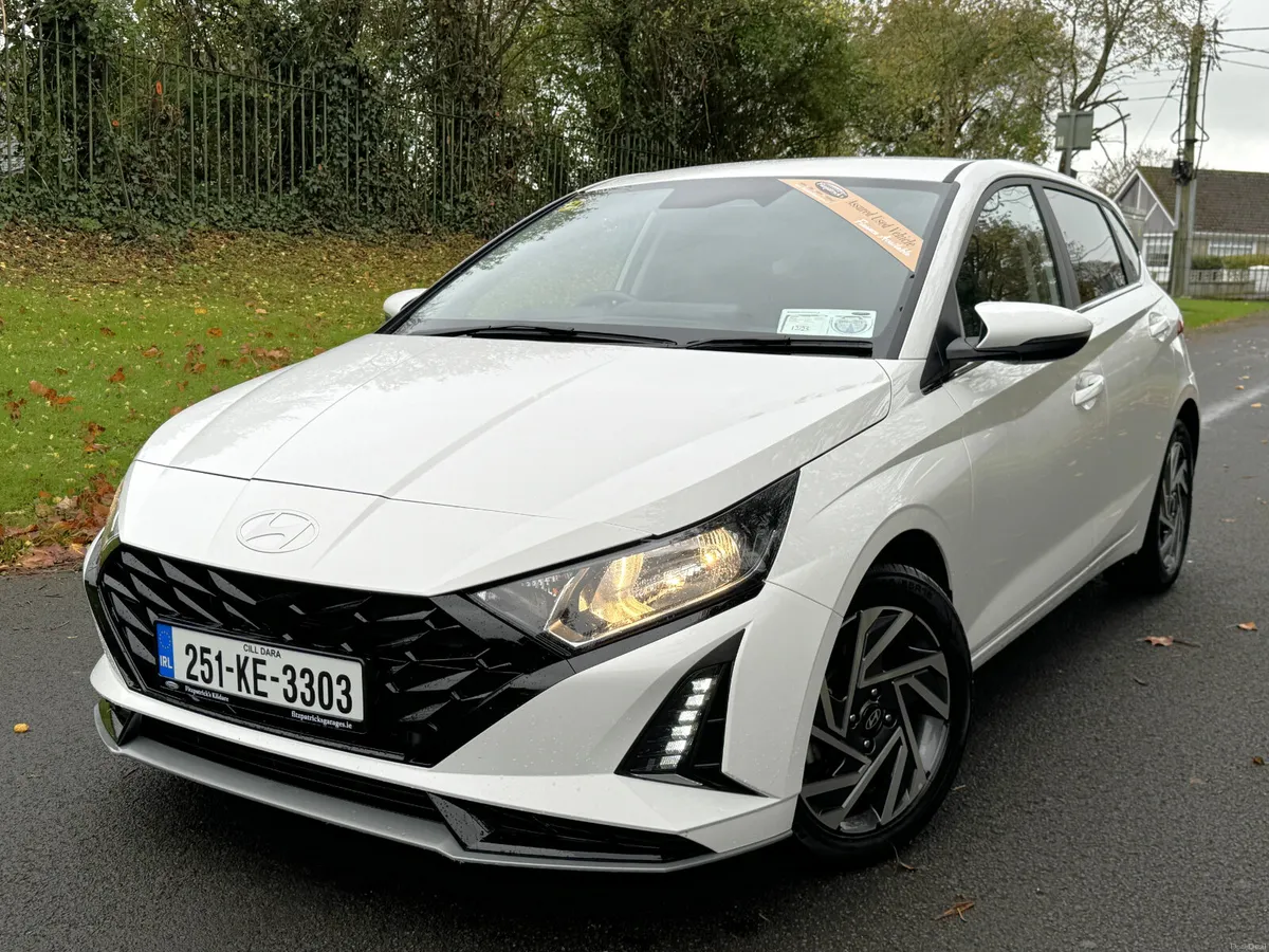 Hyundai i20 AUTOMATIC Deluxe Plus - 2025 - Image 2
