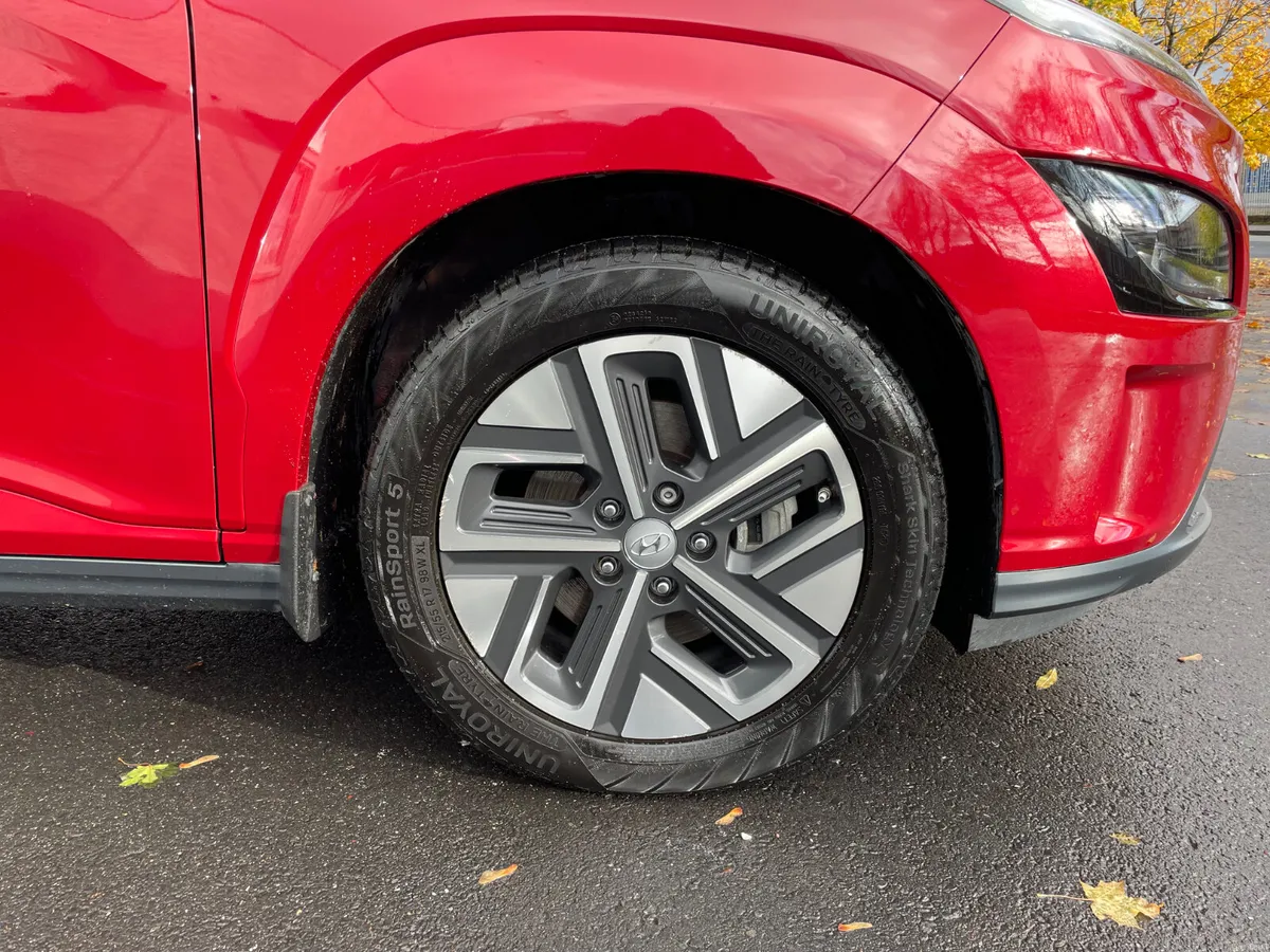 LEATHER- 64KW - ELECTRIC-120TAX - APPLE PLAY - Image 3