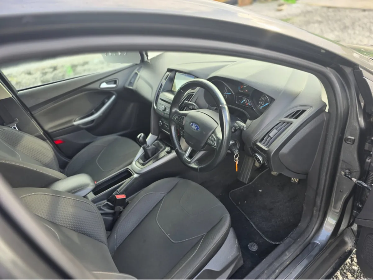 Ford Focus ZETEC EDITION 100PS 5DR - Image 4