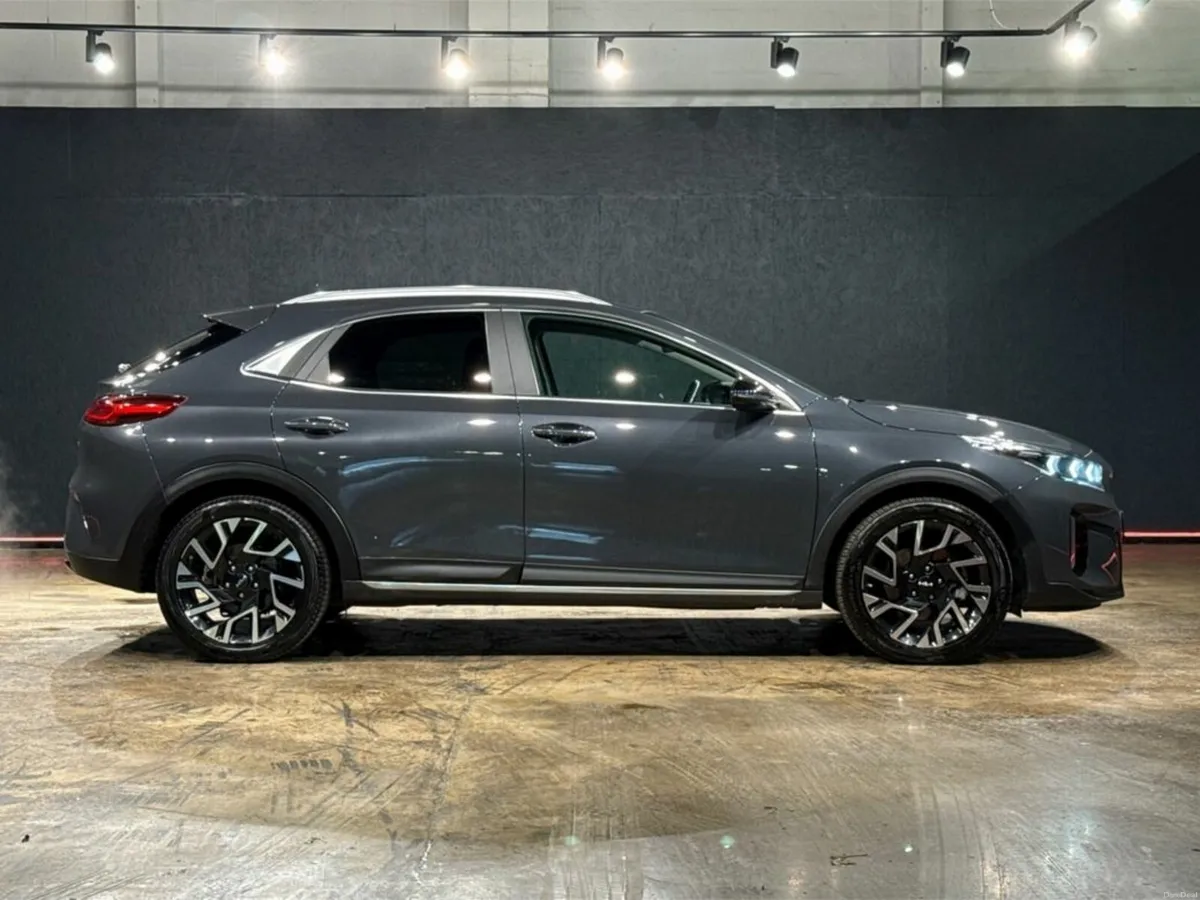 Kia XCeed HYBRID AUTOMATIC 1.6L - REVERSE CAMERA - - Image 3