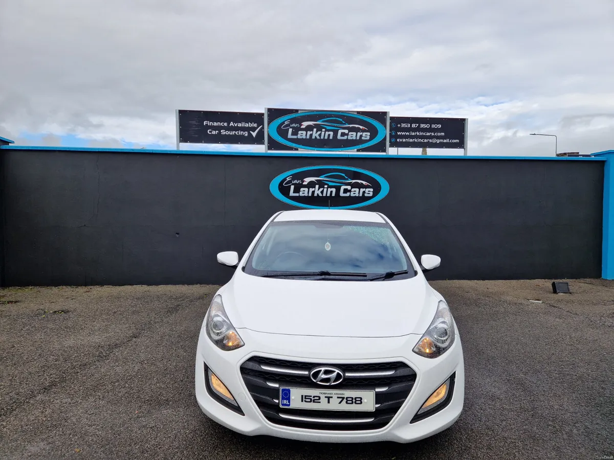 152 Hyundai i30 1.6 Diesel Mint Car - Image 2