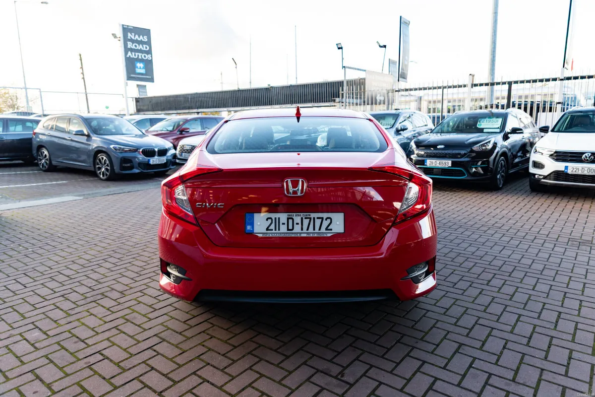 Honda Civic 1.0 124BHP PREMIUM SALOON  // ONLY 76, - Image 4
