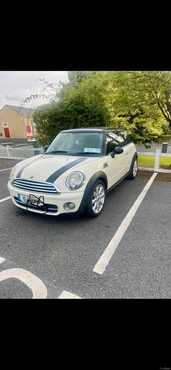Mini Cooper 2010 - Image 1