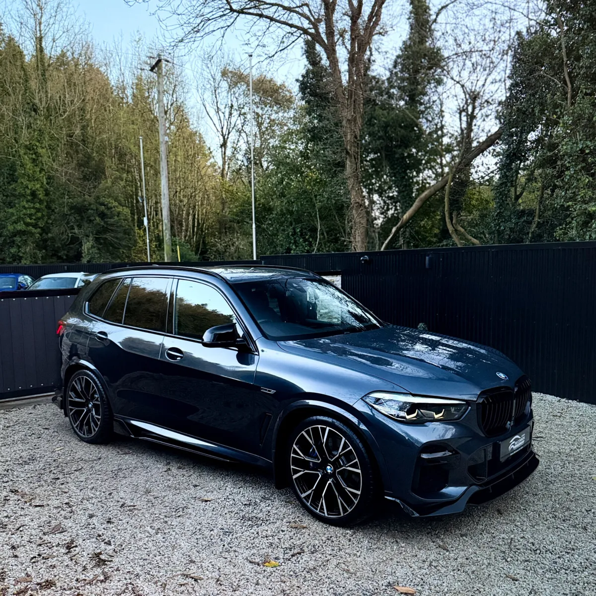 DEPOSIT TAKEN 2021 (212)  BMW X5 45E MSPORT 390BHP - Image 3