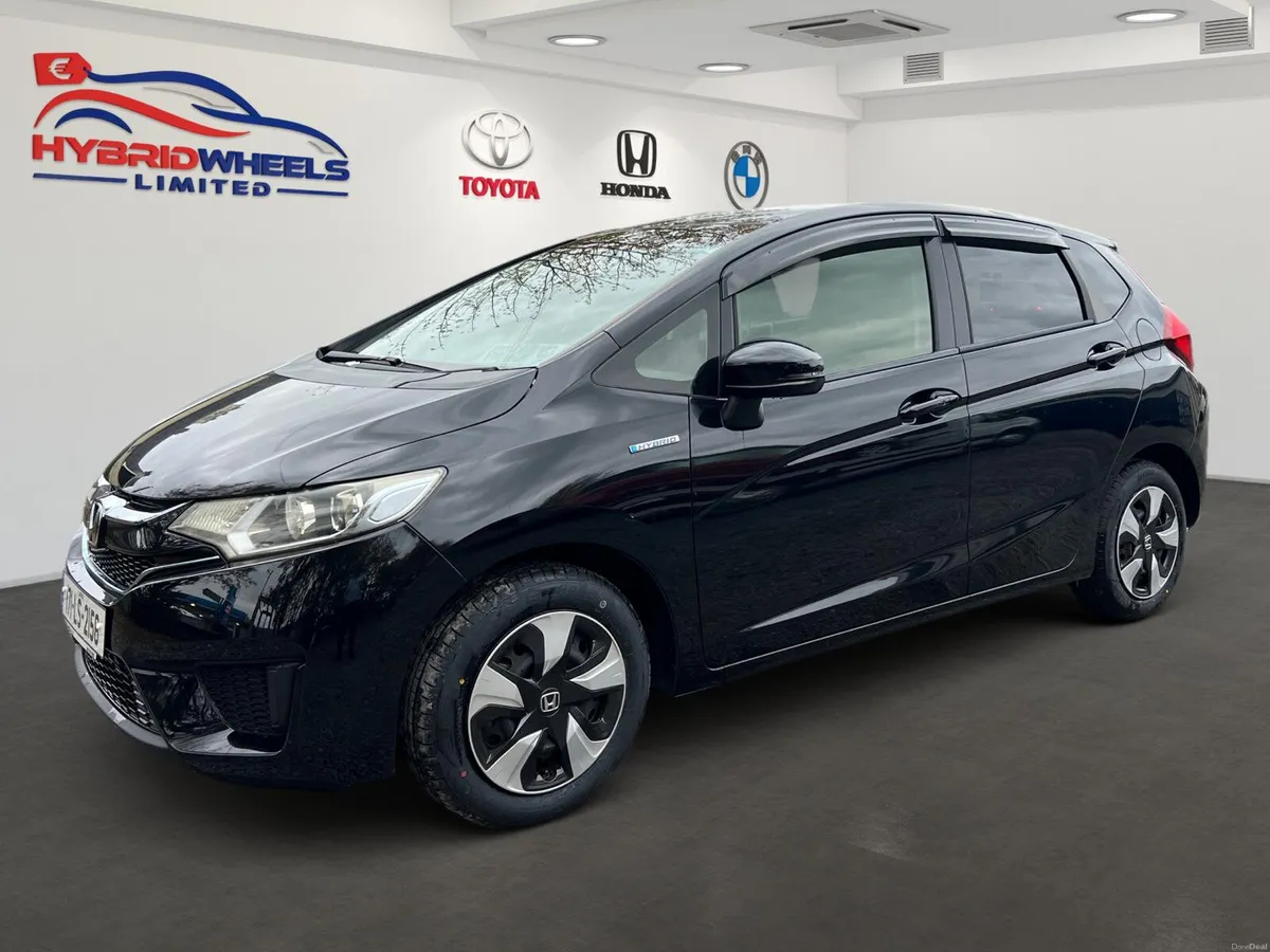 Honda Fit 2017 Leather Package (46k Km) - Image 2