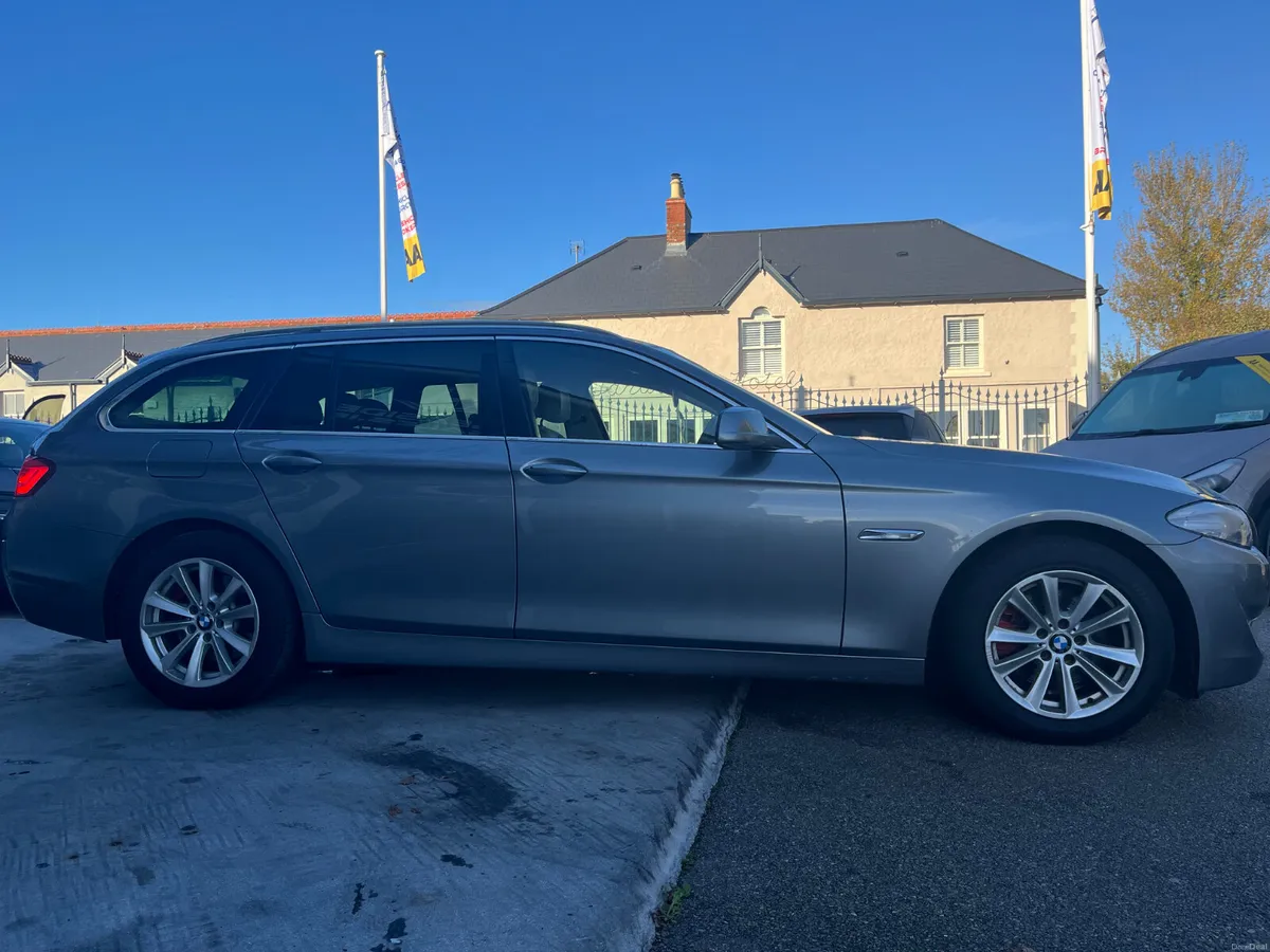 131 BMW 520D Auto Touring - Image 4