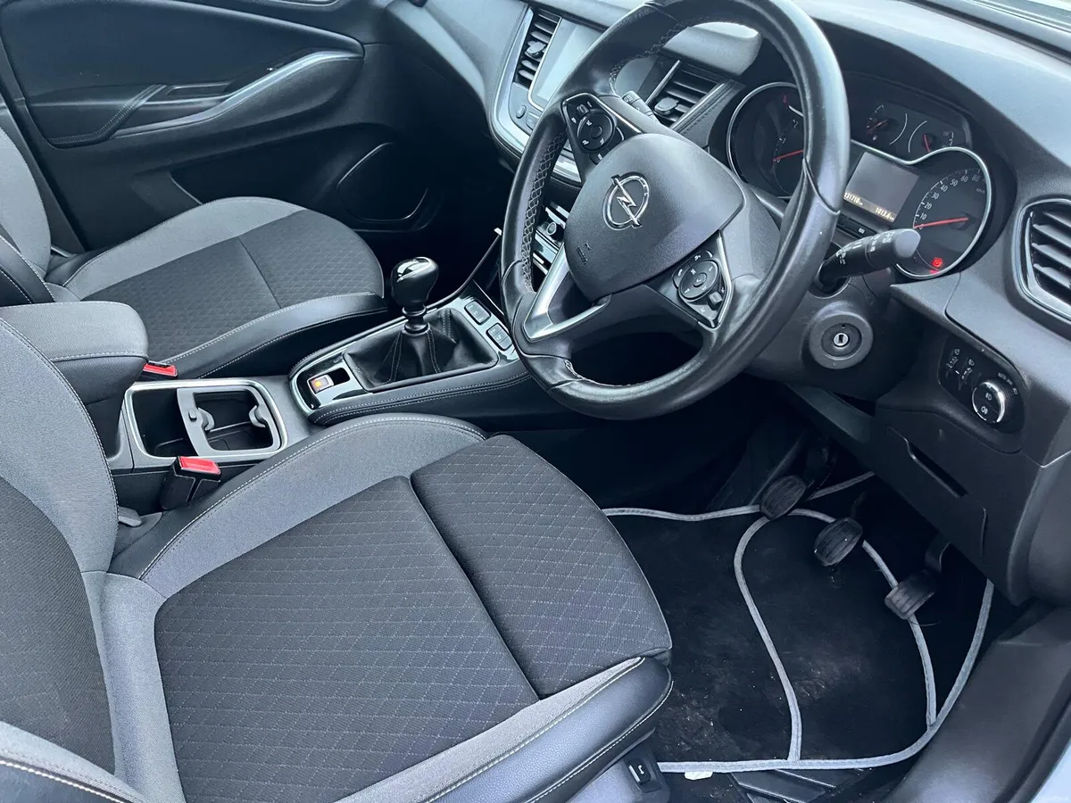 Opel Grandland X 2019 - Image 3