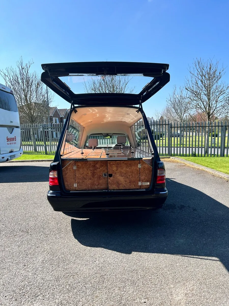 03 Mercedes Hearse - Image 1