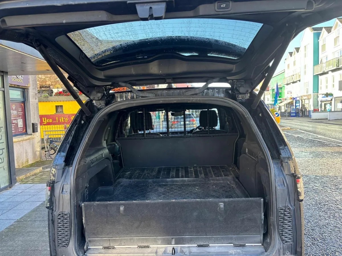 Land Rover Discovery 2019 - Image 4