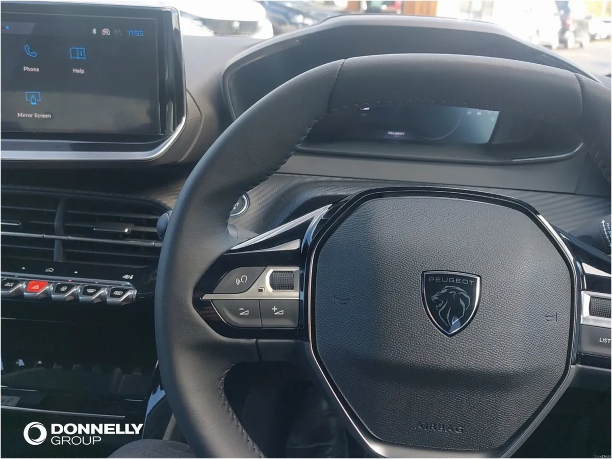 Peugeot 208 Hatchback Allure - Image 3