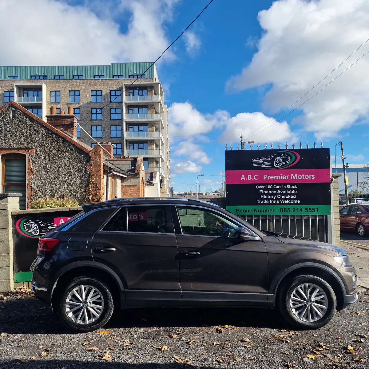 Volkswagen T-Roc 2019 Low Miles 75k miles - Image 2