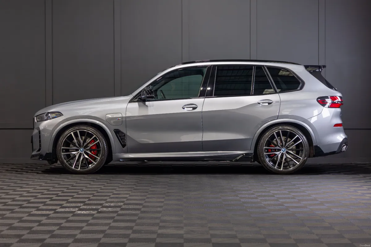 232 BMW X5 X-Drive 50e M-Sport - Image 3