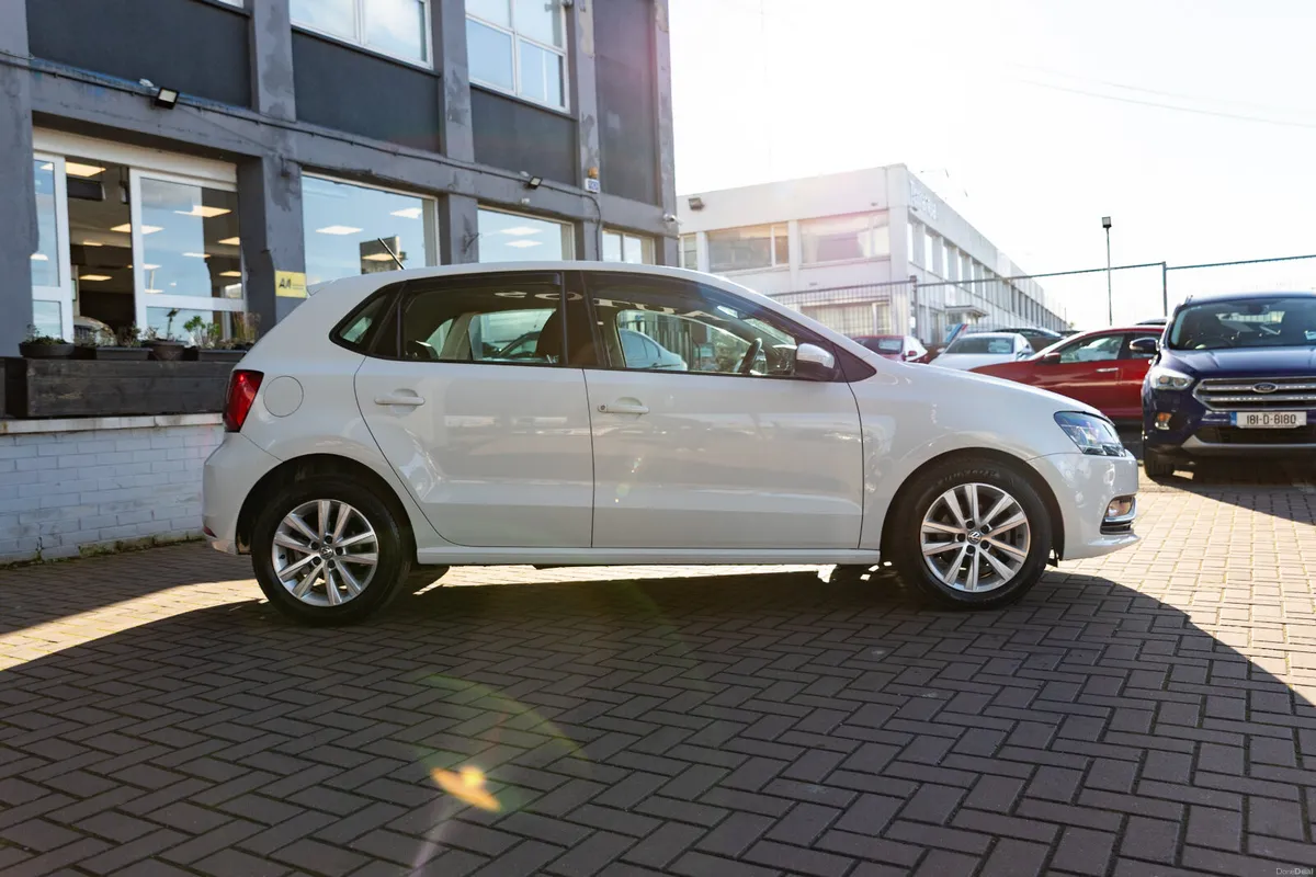 VOLKSWAGEN POLO 1.2TSI COMFORTLINE AUTOMATIC - Image 2