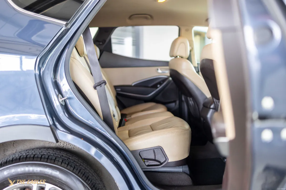 Hyundai Santa Fe 2WD EXECUTIVE AUTOMATIC 5DR AU - Image 4