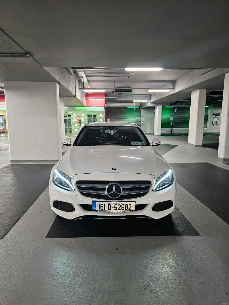 2016 Mercedes-Benz C350e Plug-In Hybrid | 109 km - Image 3