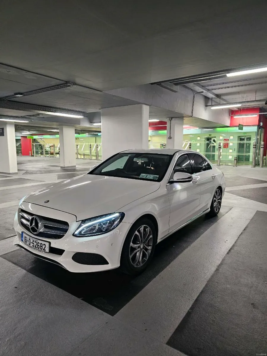 2016 Mercedes-Benz C350e Plug-In Hybrid | 109 km - Image 4