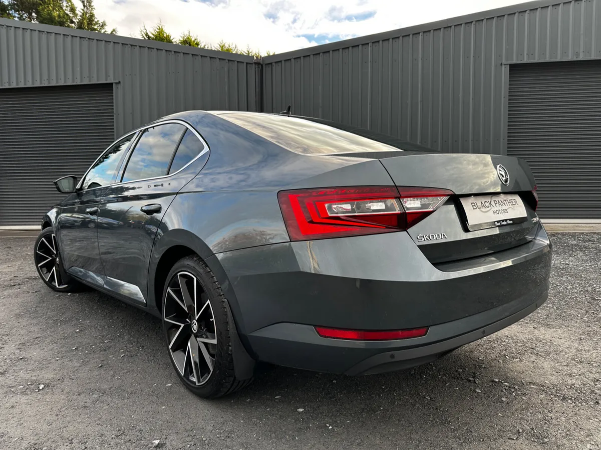 Skoda Superb 191’ Ambition 150BHP LOW MILEAGE - Image 3