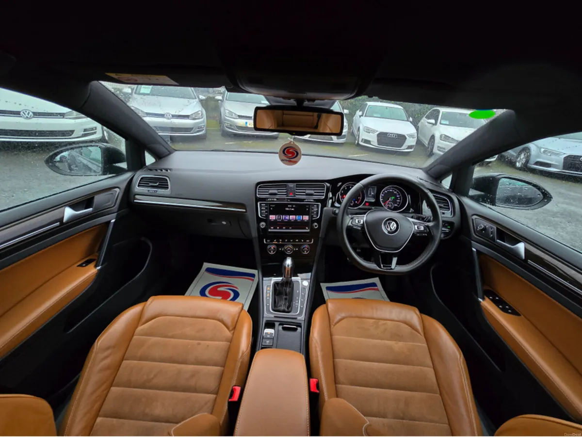 Volkswagen Golf 1.4 TSI SPECIAL TAN LEATHER SEATS - Image 5