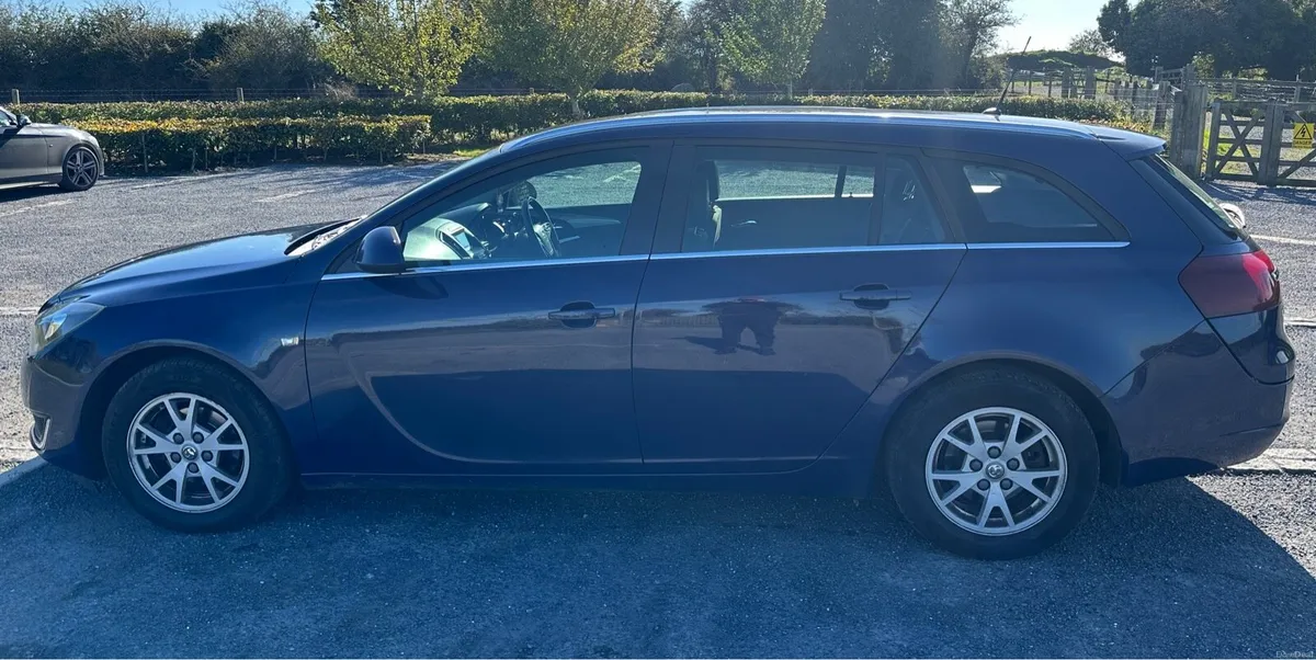 Vauxhall Insignia 2.0D ESTATE. Long NCT/TAX - Image 4