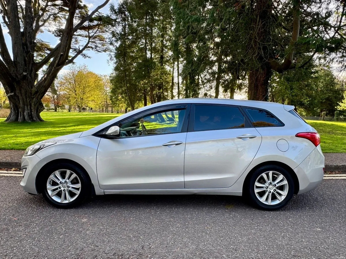 Hyundai i30 Estate - Image 4