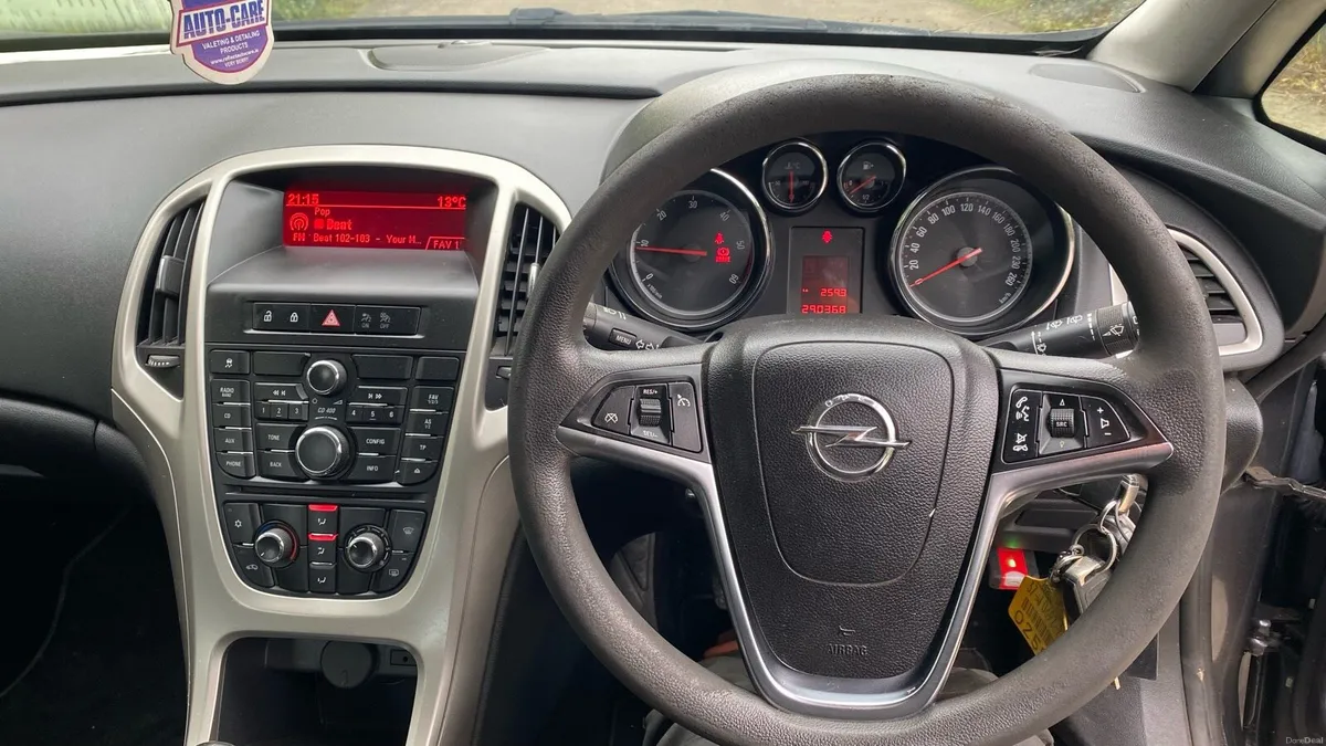 Opel Astra 1.7 diesel **FULL SERVICE HISTORY** - Image 4