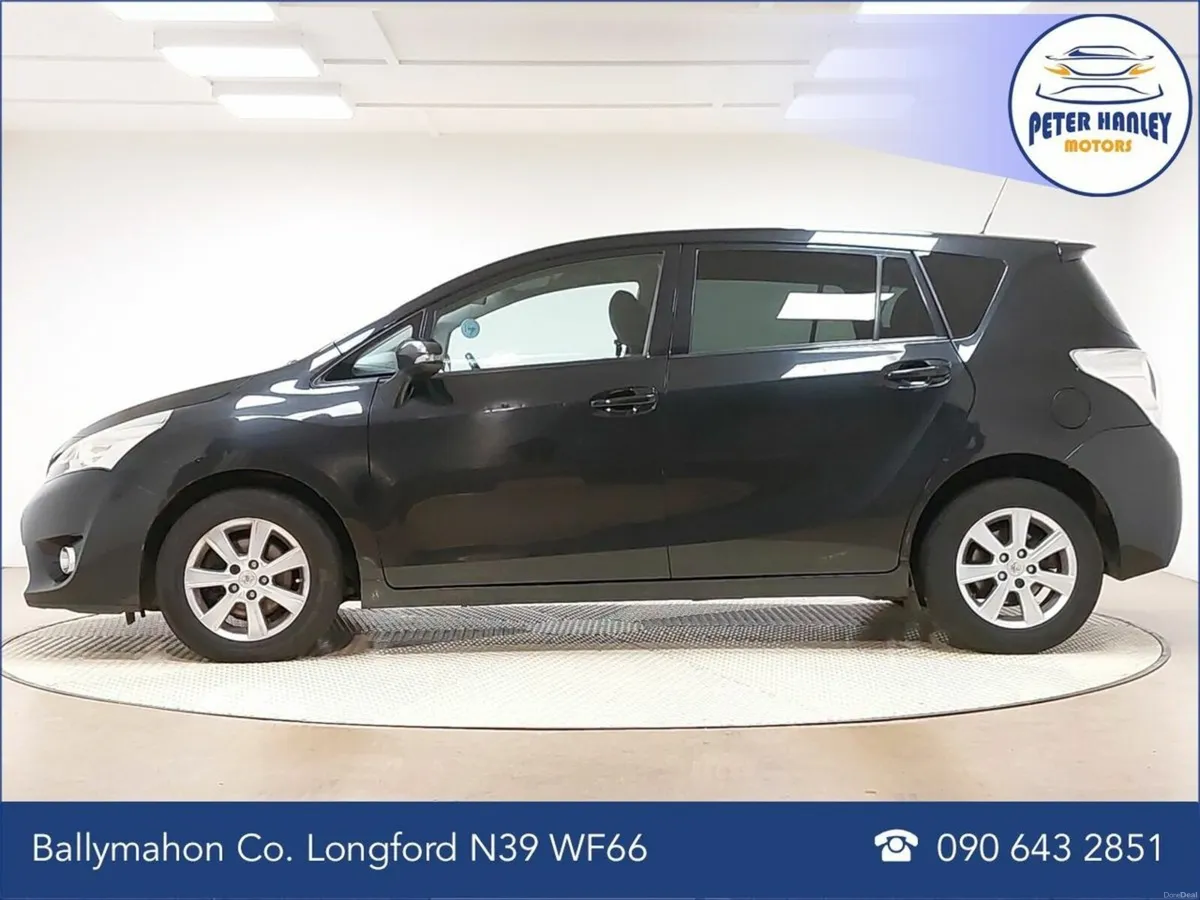 Toyota Verso 1.6 D-4D 112bhp Aura (7 seater) - Image 4