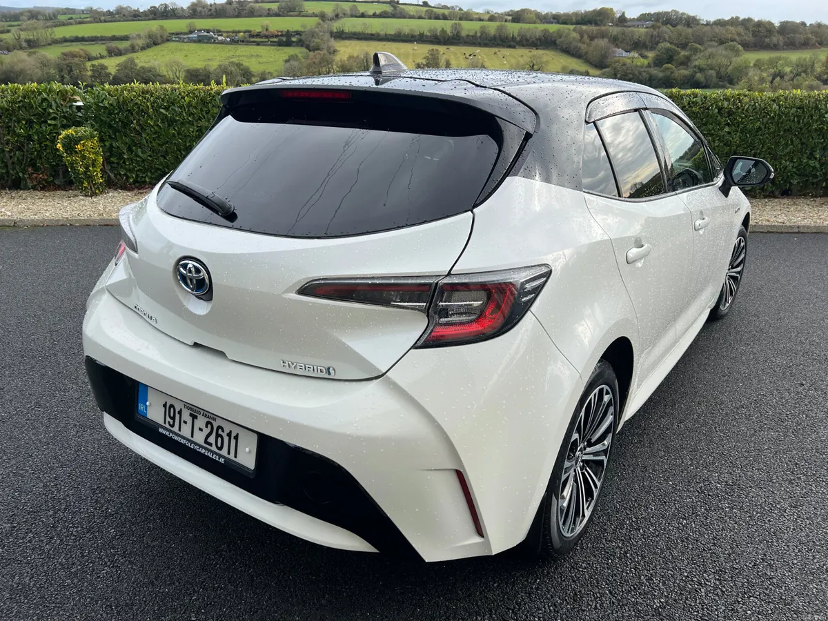 2019 Toyota Corolla Hybrid Luna Sport H/B NCT 4/27 - Image 3