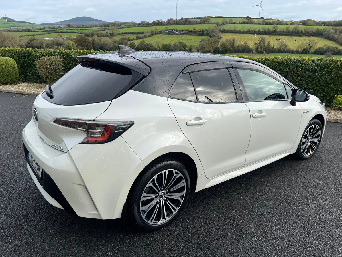 2019 Toyota Corolla Hybrid Luna Sport H/B NCT 4/27 - Image 4