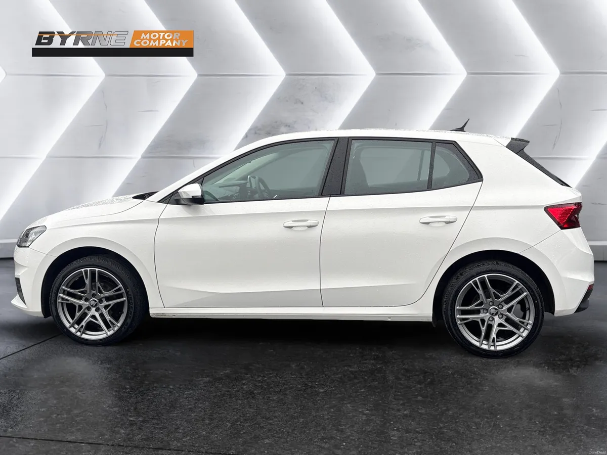 SKODA FABIA 1.0 ACTIVE 2023 - Image 2