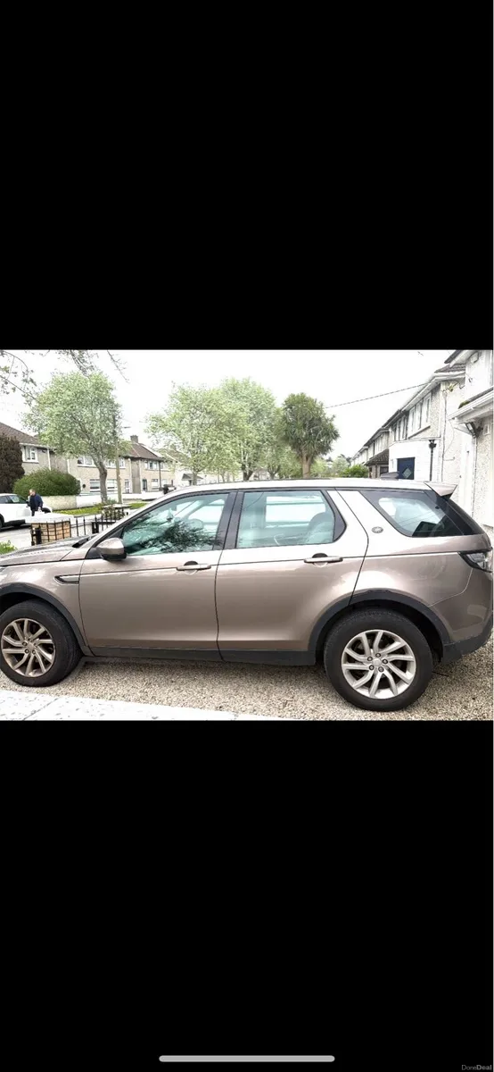 Land Rover Discovery Sport - Image 3