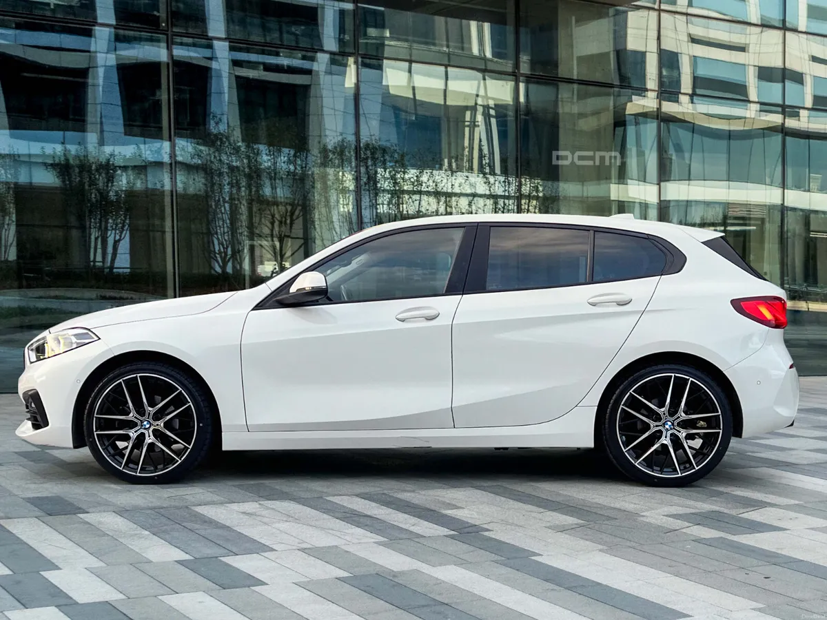 BMW 1 Series 118i Automatic - Image 4